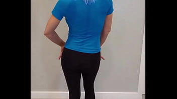 Black yoga pants & blue compression shirt try on