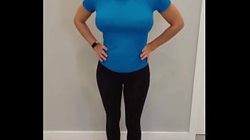 Black yoga pants & blue compression shirt try on