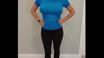 Black yoga pants & blue compression shirt try on