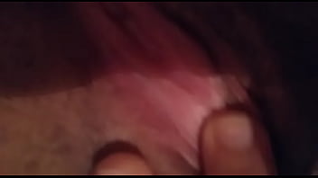 Dándose placer ella misma