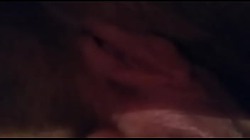 Dándose placer ella misma