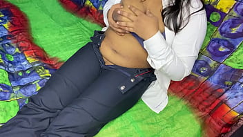 Indian ladki job se ghar par aate hi pussy finger karne lagi hot xxx girl viral mms video