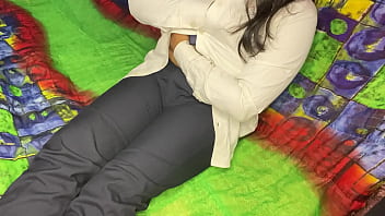 Indian ladki job se ghar par aate hi pussy finger karne lagi hot xxx girl viral mms video