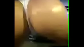 Funkeira gostosa dançando so de calcinha