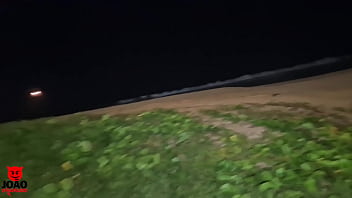 Negona fazendo boquete e deu na praia a noite joao o safado