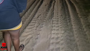 Negona fazendo boquete e deu na praia a noite joao o safado