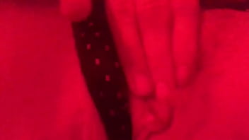 Wife’s pussy up cuming