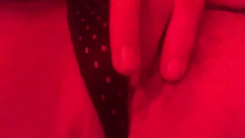 Wife’s pussy up cuming