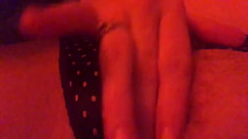 Wife’s pussy up cuming