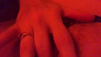 Wife’s pussy up cuming