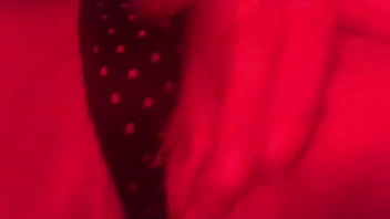 Wife’s pussy up cuming