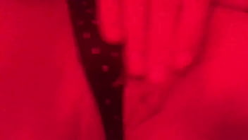 Wife’s pussy up cuming