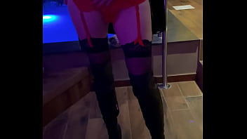 Petite danse pour vous et mon homme bien sûr la suite arrive mais seulement