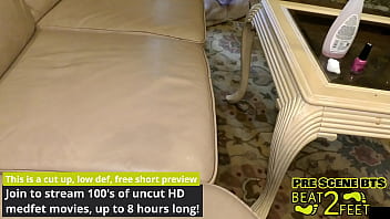 Aria nicole paints her tootsies on beat2feetcom