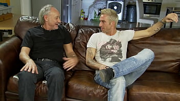 Jamie applegate has a sissy husband and needs good sex