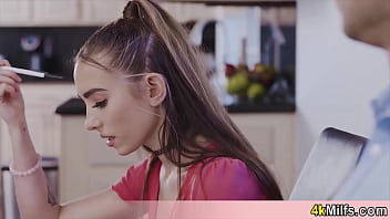 Cutie wants to buy a new house with her pussy