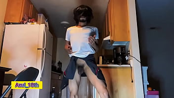 Lindo Jovencito Caliente Haciendo Travesuras Por La Noche thumbnail