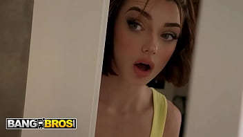 Teen take a sly digger