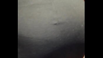 Je chauffe un homme dans l'ascenseur il me tripote le cul joue de mon plug je