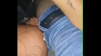 Esposa En La Camioneta thumbnail