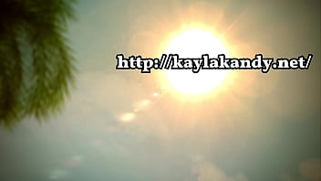 Midwest milf plays with herself among the flowers