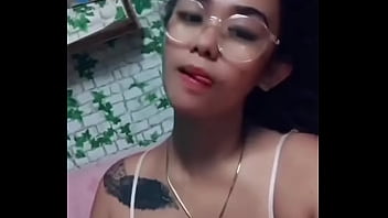 Pinay teasing and dancing