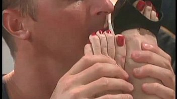 Cleopatra gets pleasured