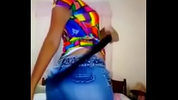 Espero les guste como me quito la ropa