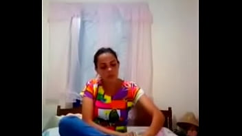 Espero les guste como me quito la ropa