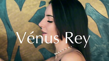 Leurs corps s’accordent comme une mélodie secrè souffles