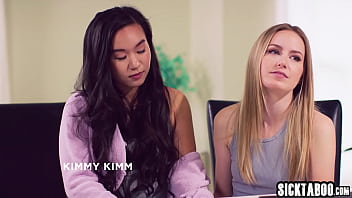 Sexy lesbian enjoyed hot lesbian fucking with two horny babes after kissing