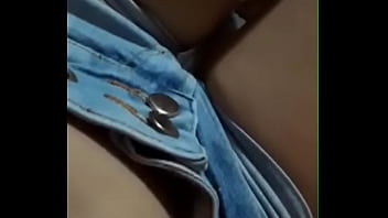 Novinha mostrando bucetinha