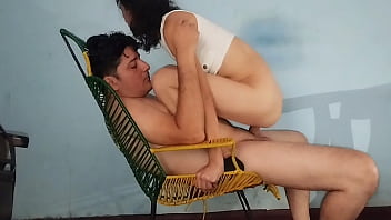 Recibí una buena cabalgada de mi amante y me corrí dentro de su coño