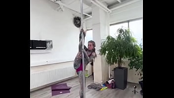 Should i make more videos where i use my split for pole dance