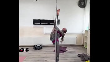 Should i make more videos where i use my split for pole dance