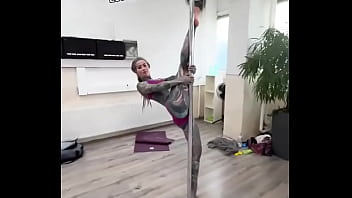 Should i make more videos where i use my split for pole dance