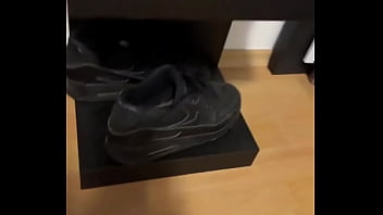 Good morning i couldn't decide between white or black socks today so i took one of each pair•more on of #feet #