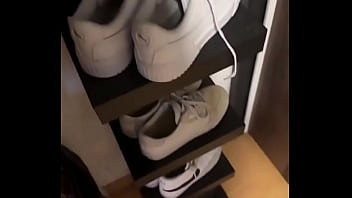 Good morning i couldn't decide between white or black socks today so i took one of each pair•more on of #feet #