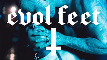 Foot hunter and captive the sadistic in search of perfect feet