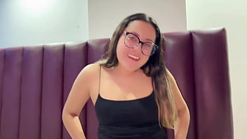 Finalmente logro llevar a mi secretaría a mi casa la folle por un ascenso