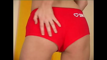 Brunette with shaved pussy loves to masturbate solo on cam Brunette with shaved pussy loves to masturbate solo on cam