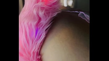 Caresses that dominate