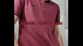 Comment cacher cette grosse bite sais pas si le t shirt c'est une bonne idée how to hide this big dick i don'