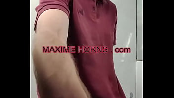 Comment cacher cette grosse bite sais pas si le t shirt c'est une bonne idée how to hide this big dick i don'