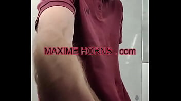 Comment cacher cette grosse bite sais pas si le t shirt c'est une bonne idée how to hide this big dick i don'