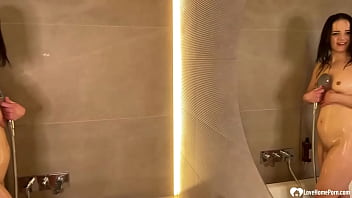 Solo hottie teases me while she showers