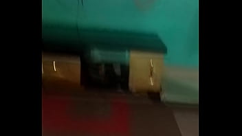 Une chatte bien arose