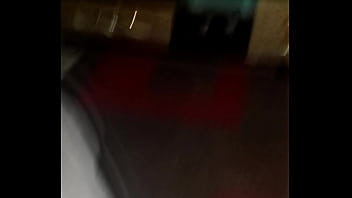 Une chatte bien arose