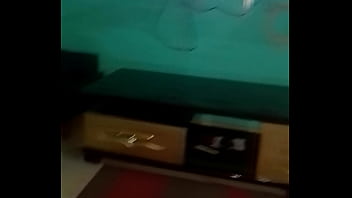 Une chatte bien arose