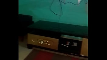 Une chatte bien arose